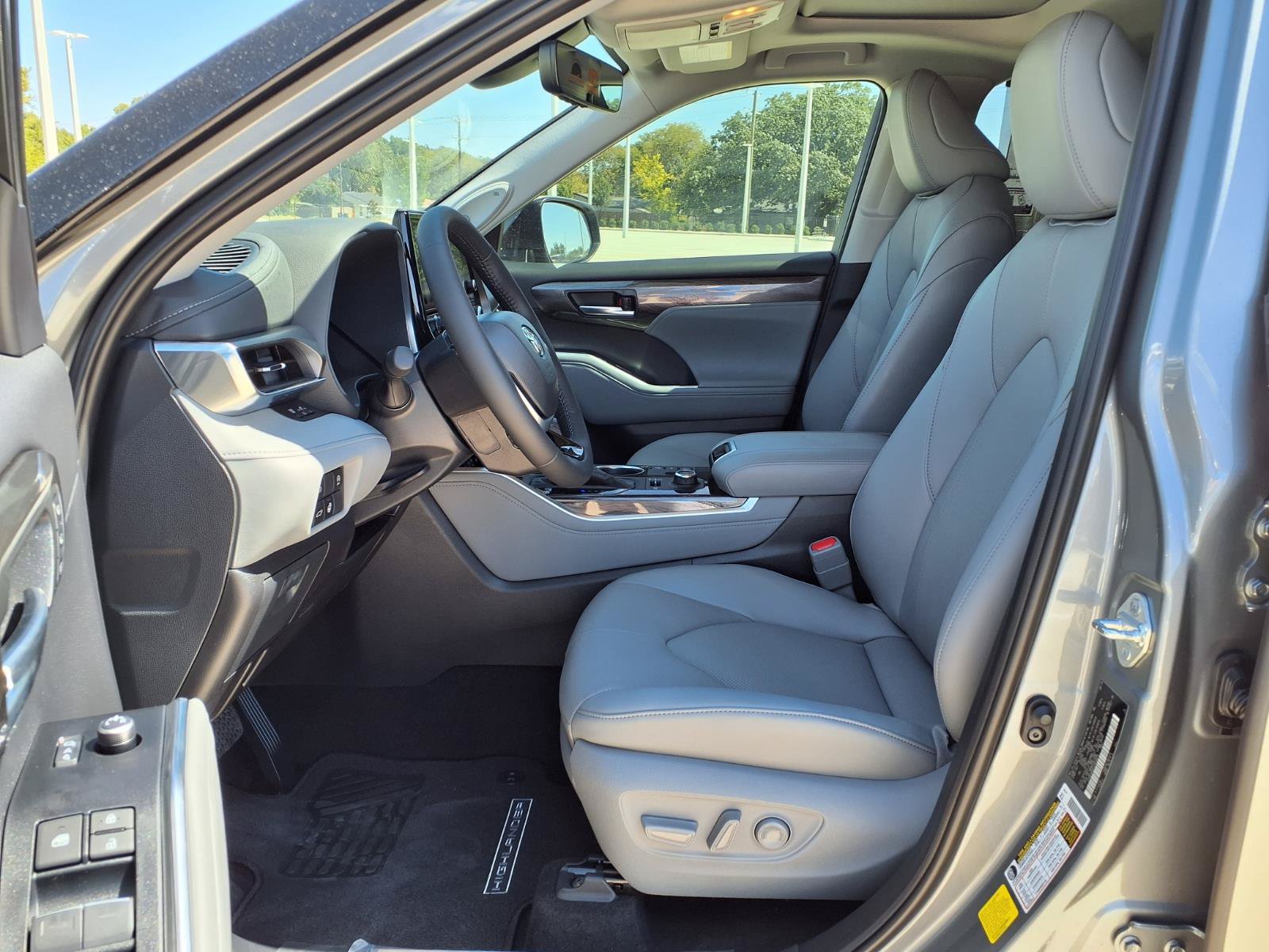 New 2026 Toyota Highlander Limited AWD/4WD image 23