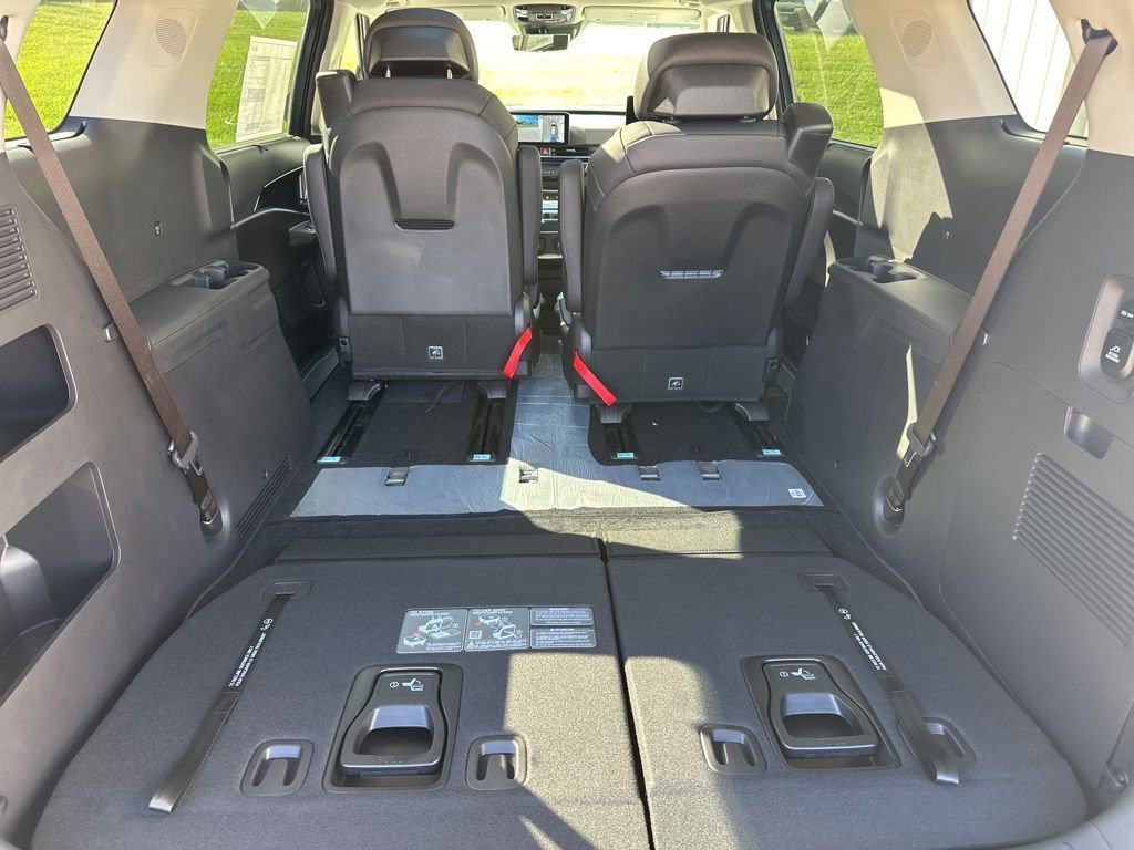 New 2026 Kia Carnival SX Prestige FWD image 24