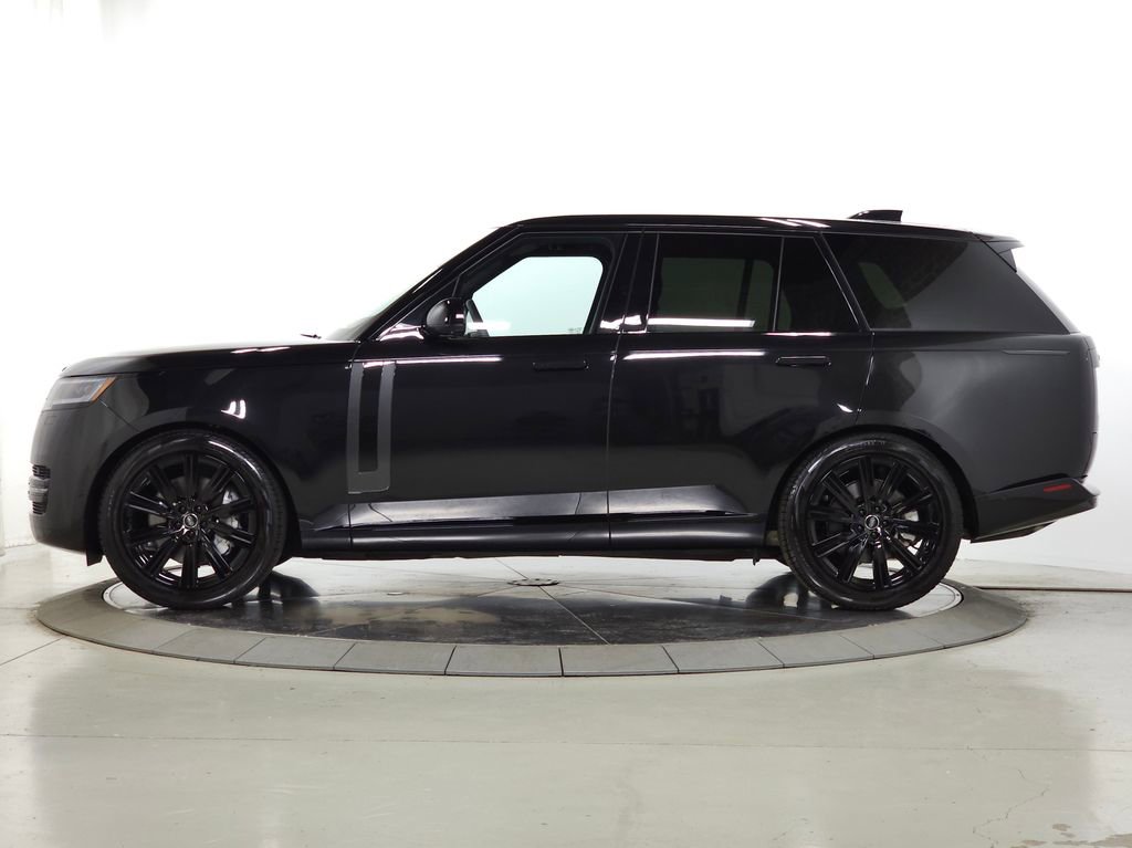 Certified 2025 Land Rover Range Rover SE AWD/4WD image 2