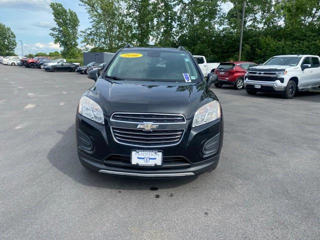 Used 2016 Chevrolet Trax LT w/ LT Convenience Package AWD/4WD image 18