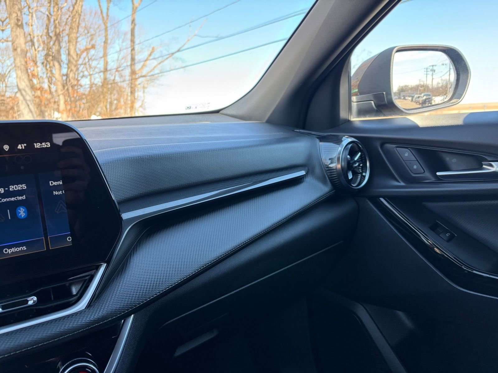 Used 2025 Chevrolet Equinox LT image 35