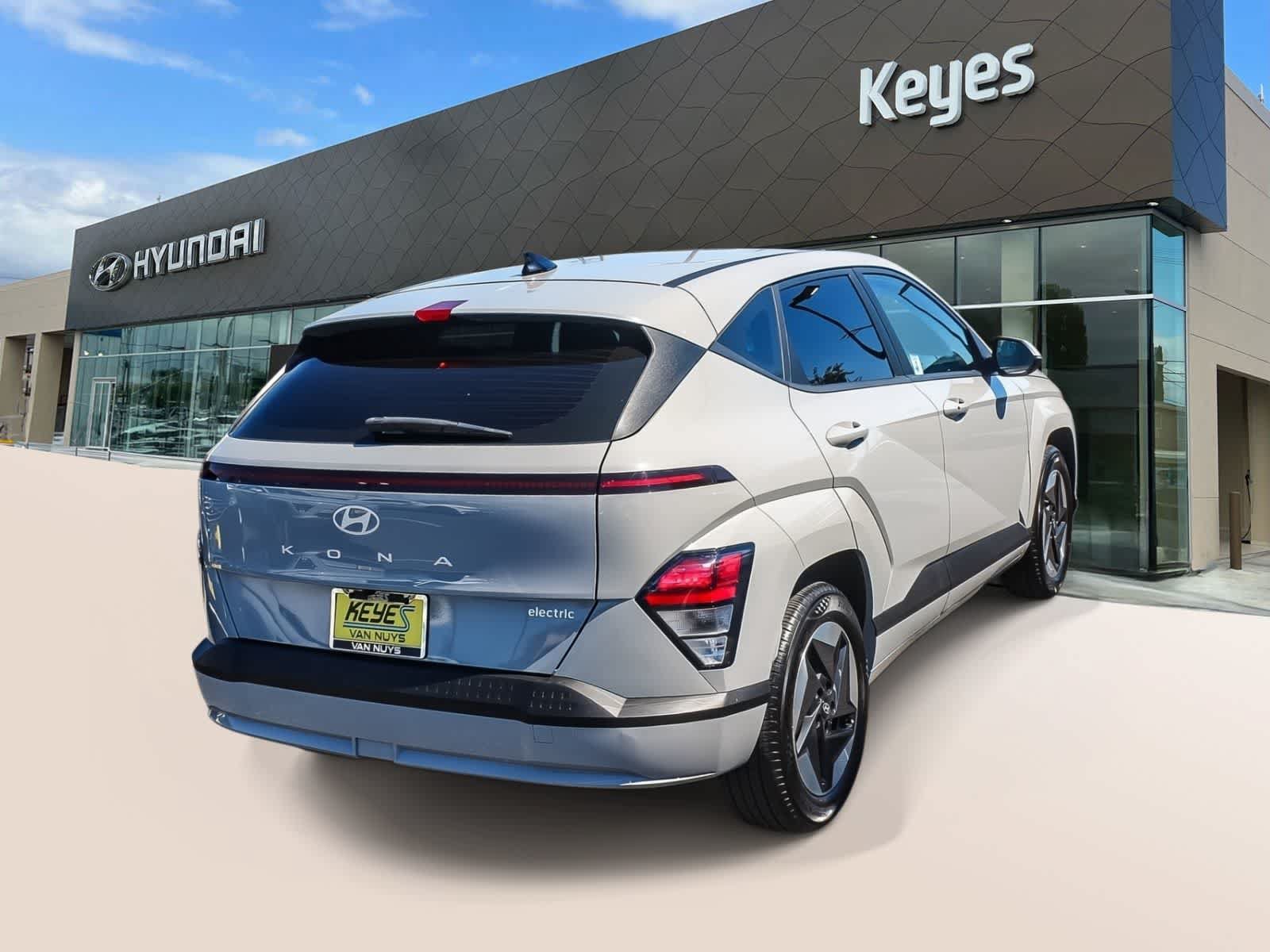 Certified 2024 Hyundai Kona SE FWD image 4