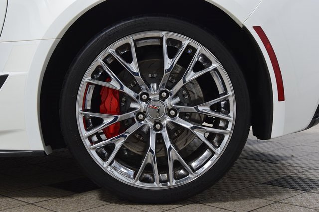 Used 2015 Chevrolet Corvette Z06 w/ 3LZ Preferred Equipment Group image 26