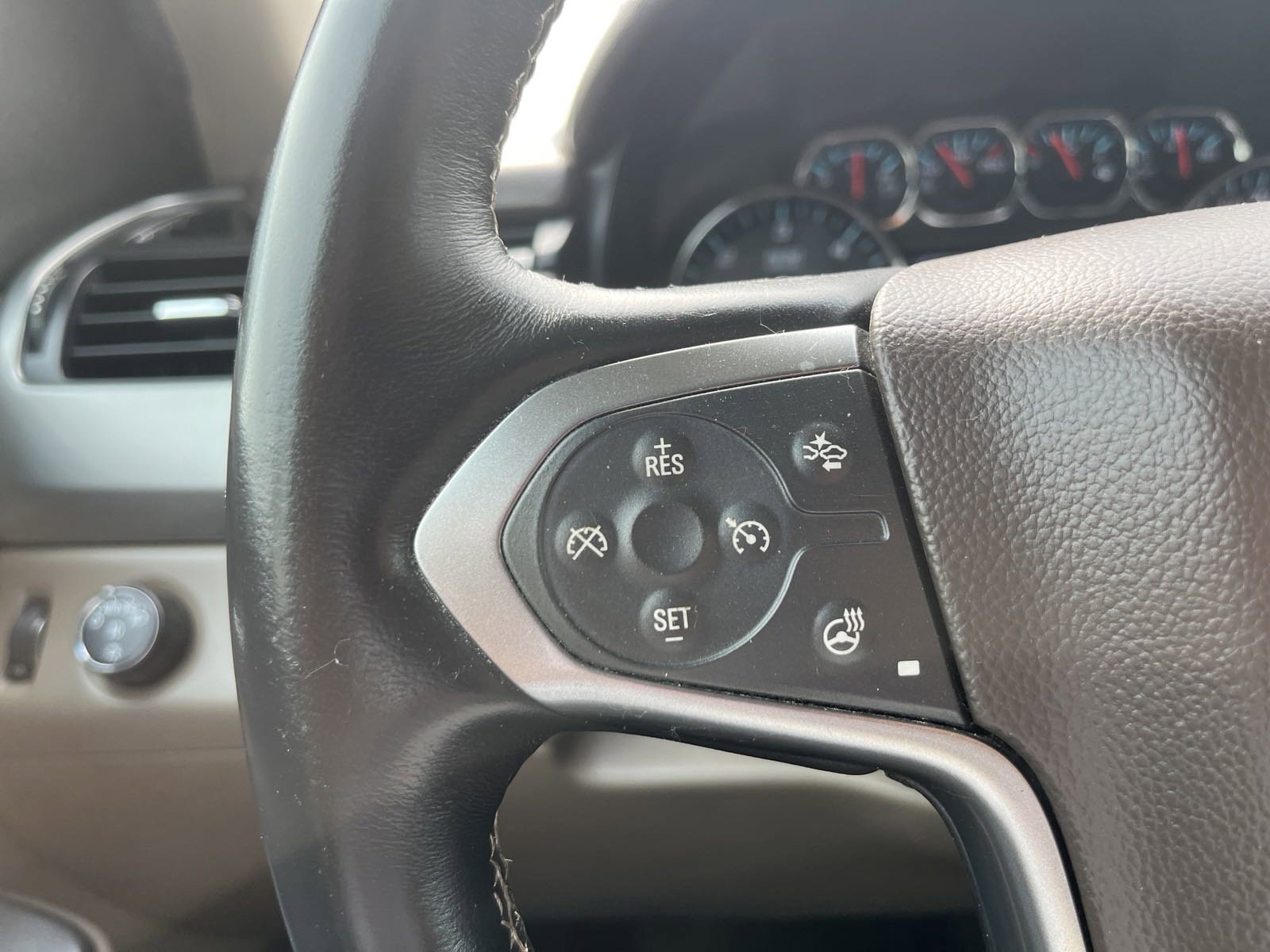 Used 2015 Chevrolet Tahoe LTZ image 17