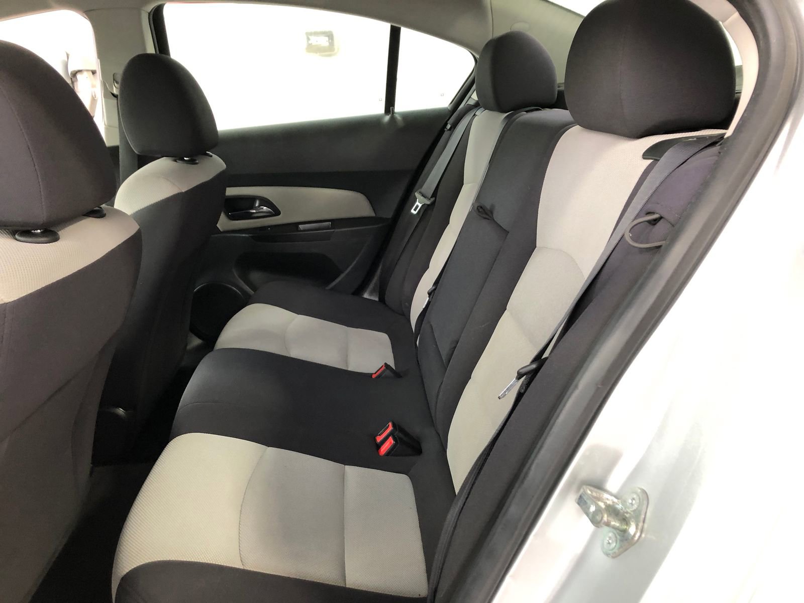 Used 2013 Chevrolet Cruze LS FWD image 9