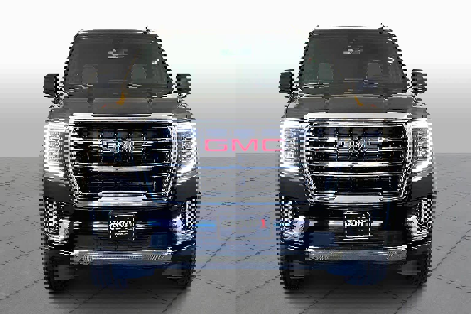 Used 2021 GMC Yukon SLT w/ SLT Luxury Package image 3