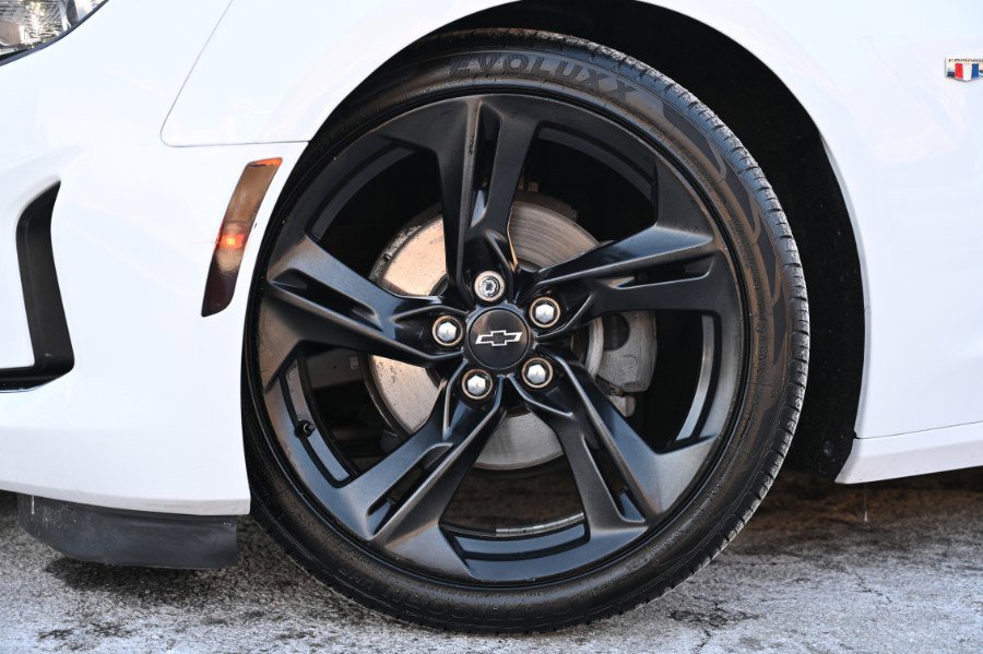 Used 2021 Chevrolet Camaro LT w/ RS Package image 14