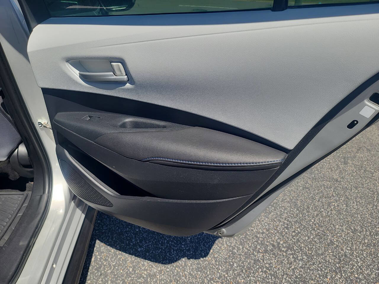 Used 2020 Toyota Corolla SE FWD image 32