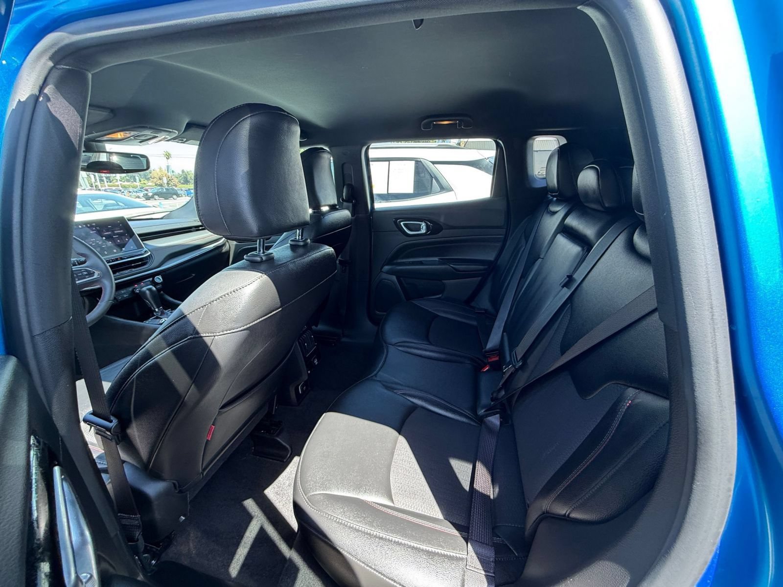 Used 2025 Jeep Compass Trailhawk AWD/4WD image 24