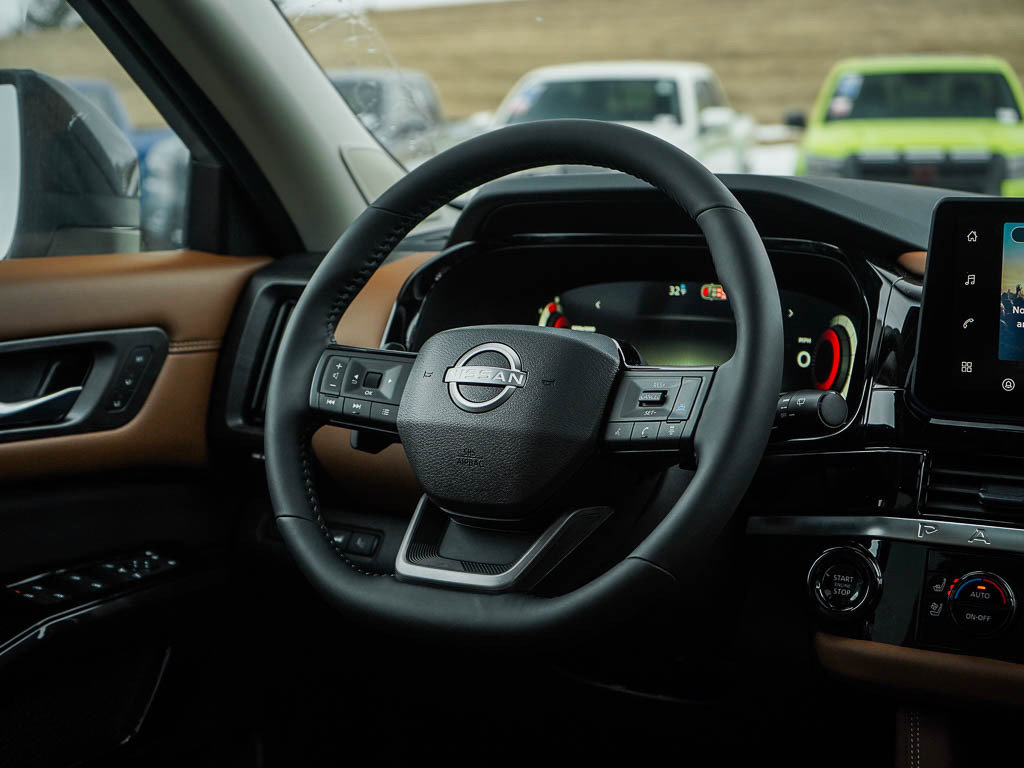 New 2026 Nissan Pathfinder Platinum AWD/4WD image 17