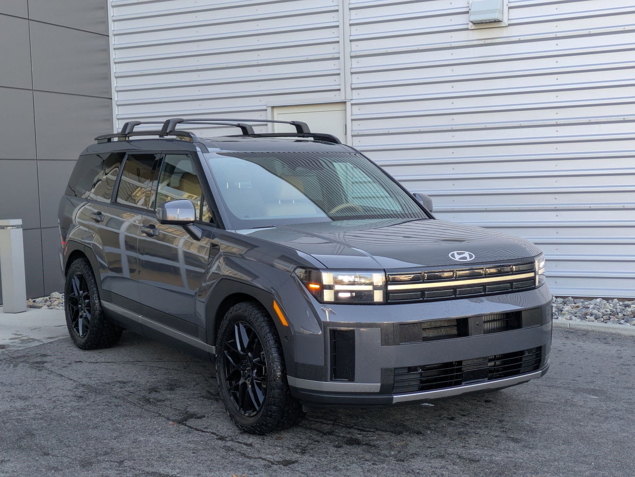 Used 2024 Hyundai Santa Fe Limited image 7