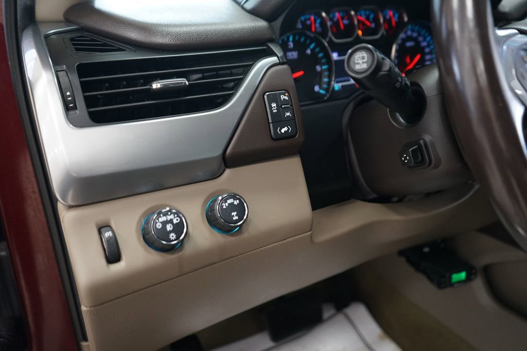 Used 2017 Chevrolet Suburban Premier AWD/4WD image 35