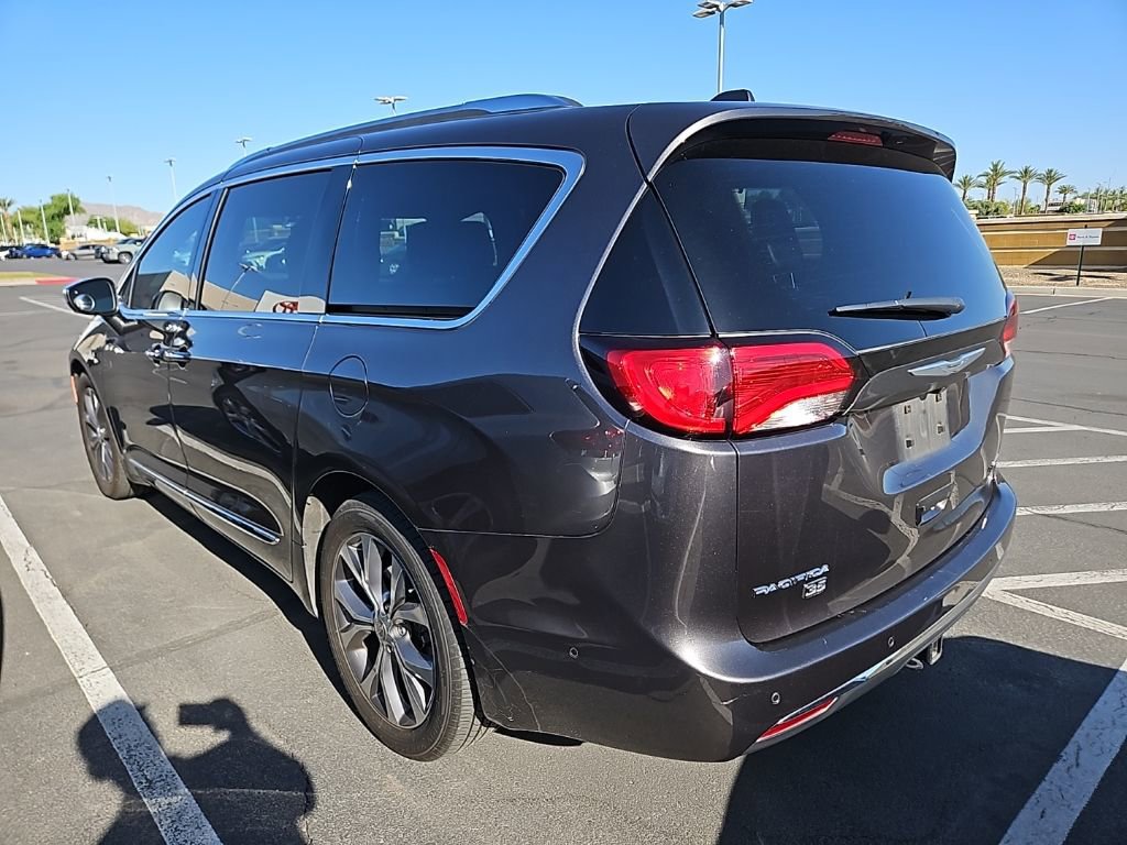 Used 2020 Chrysler Pacifica Limited image 2