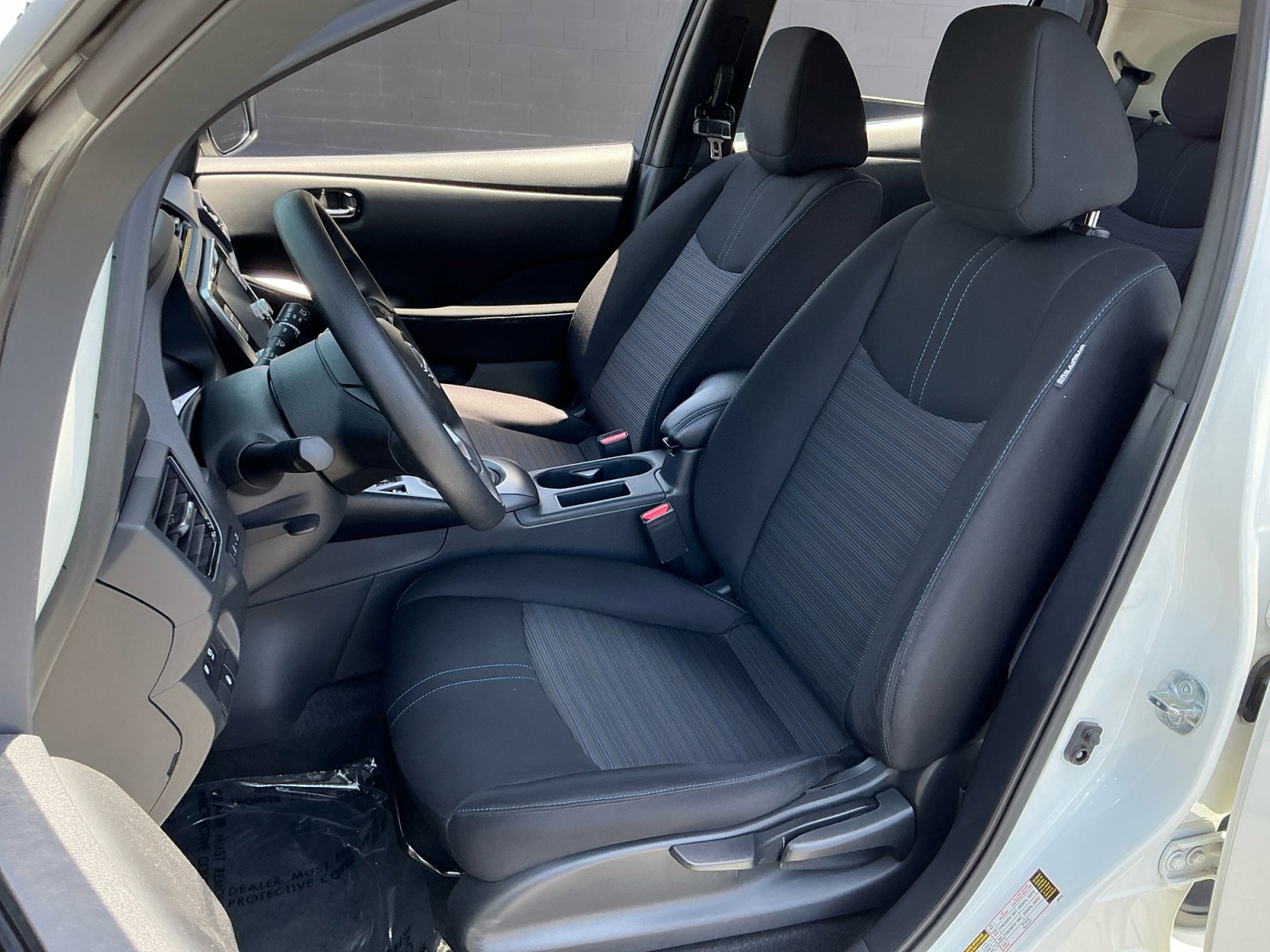 Used 2025 Nissan Leaf S FWD image 18