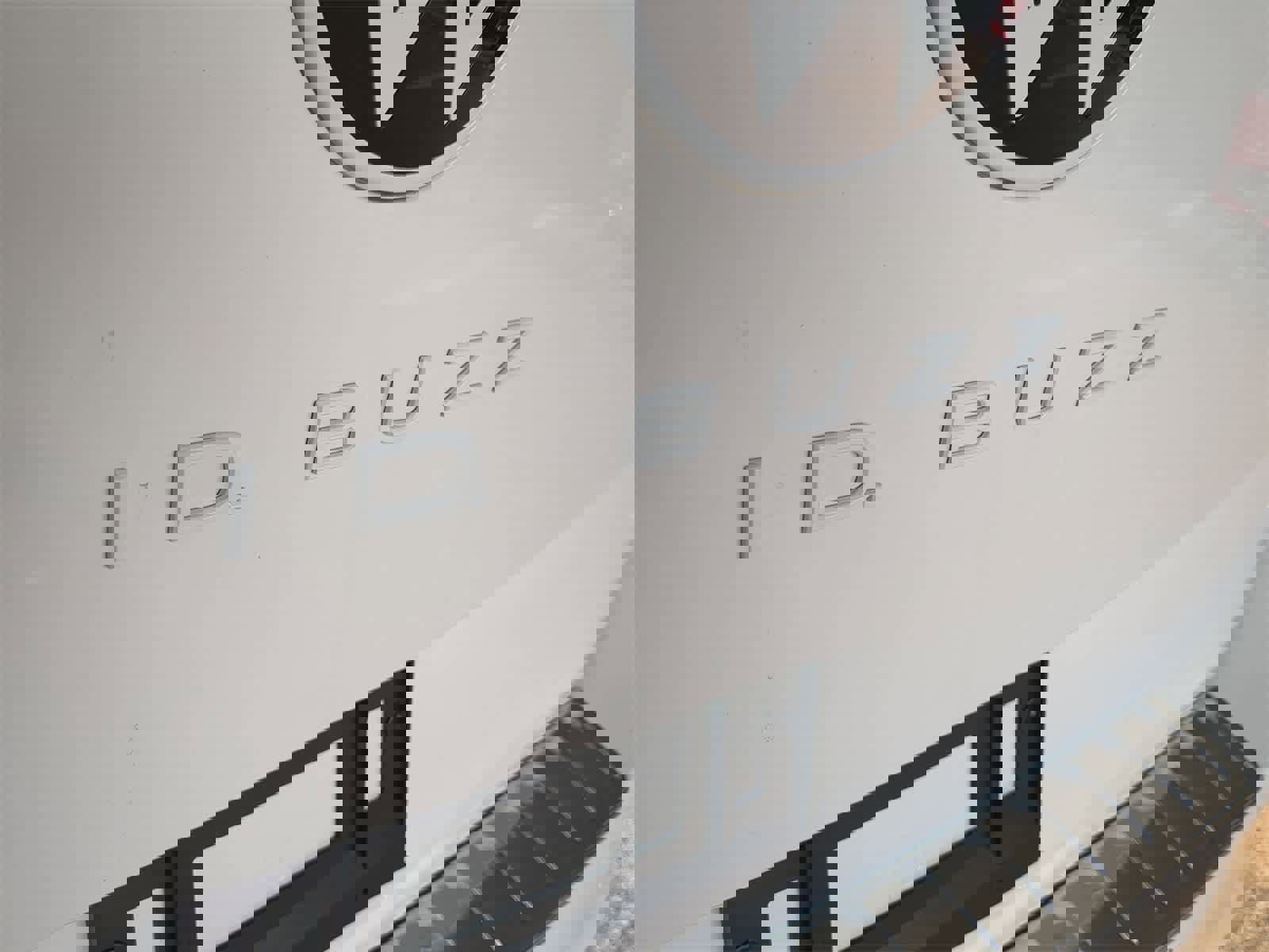 New 2025 Volkswagen ID. Buzz Pro S image 13