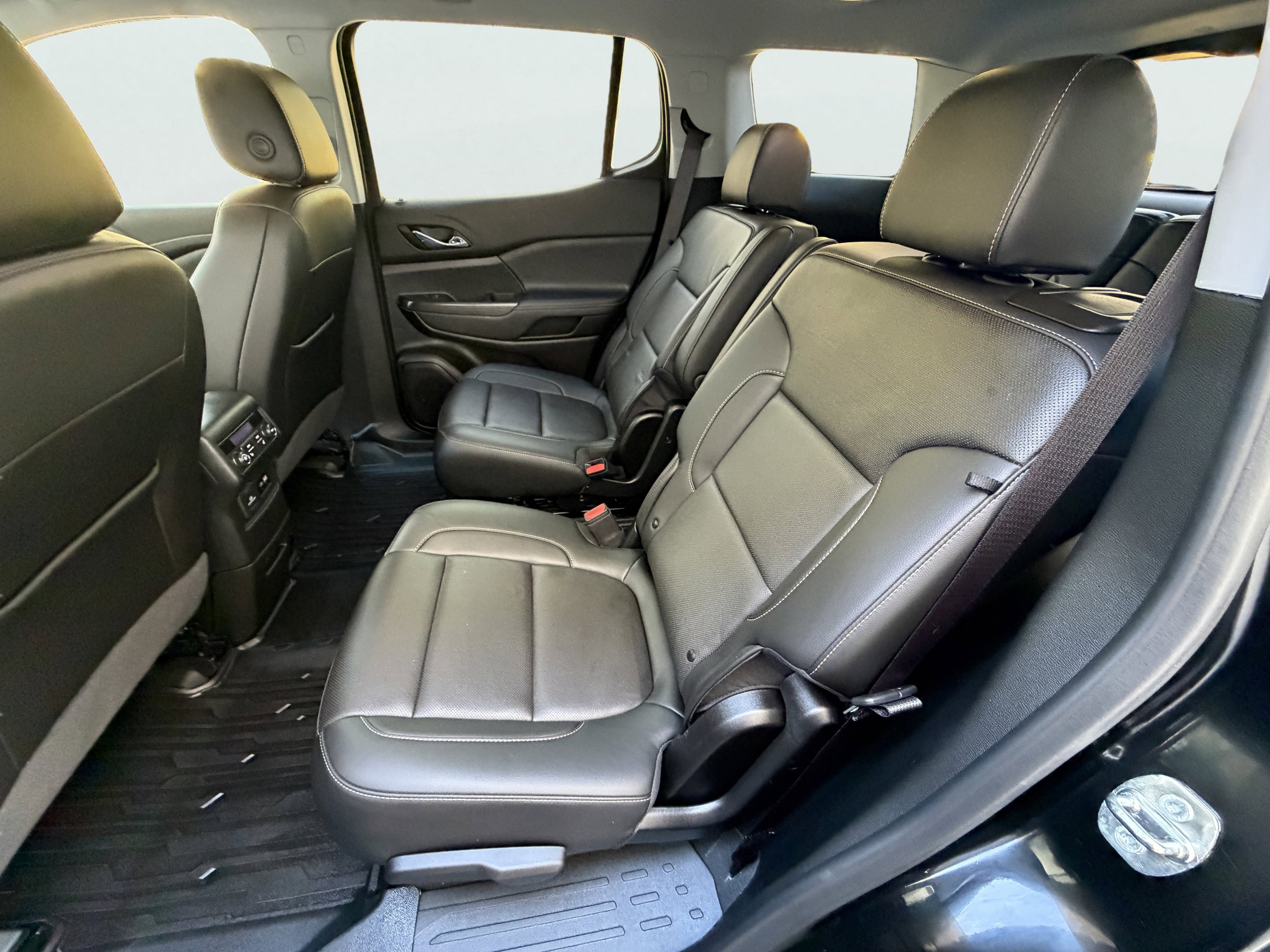 Used 2023 GMC Acadia SLT w/ Elevation Edition AWD/4WD image 9