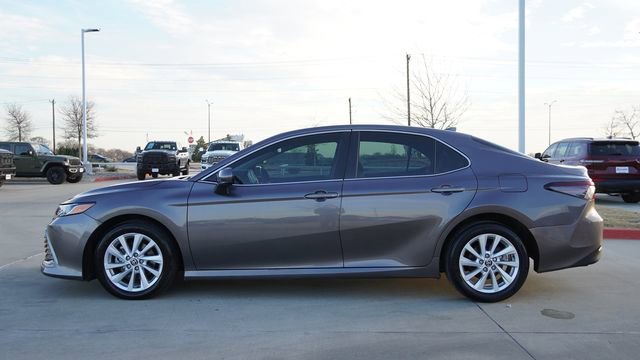 Used 2024 Toyota Camry LE image 6