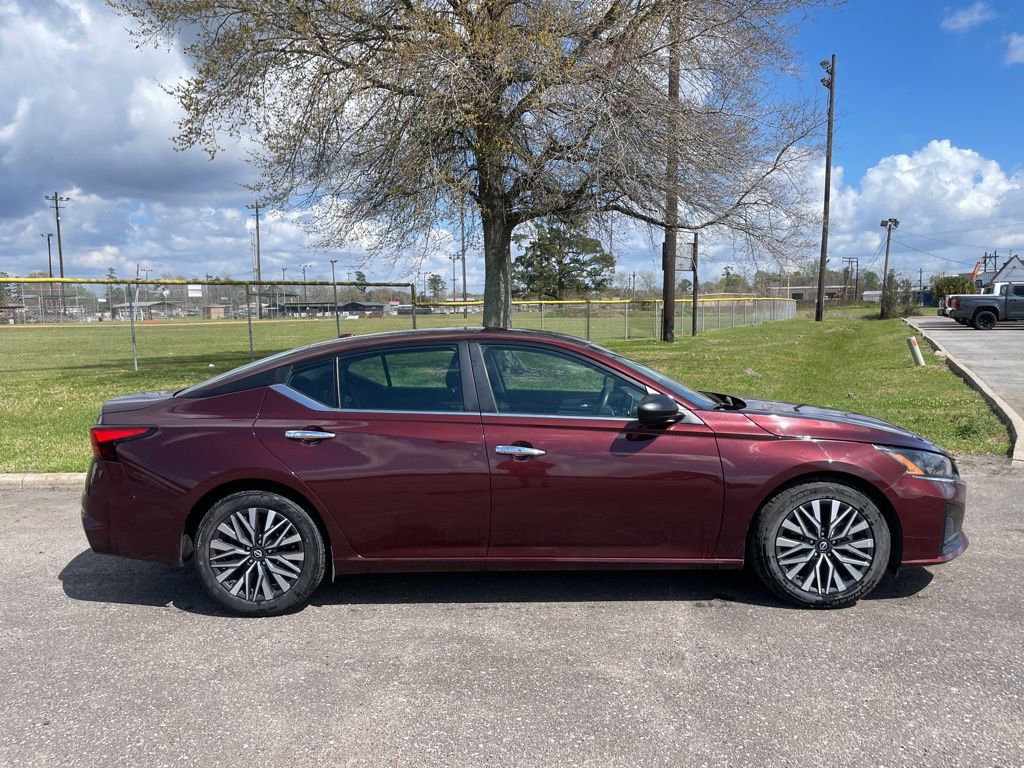 Used 2024 Nissan Altima 2.5 SV image 8