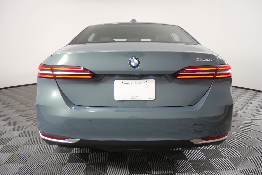 Certified 2027 BMW 530i RWD image 5