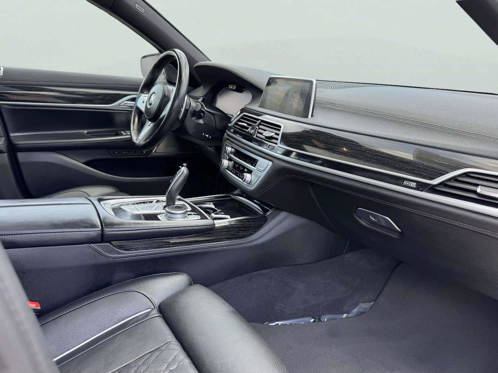 Used 2022 BMW 740i xDrive w/ M Sport Package AWD/4WD image 67