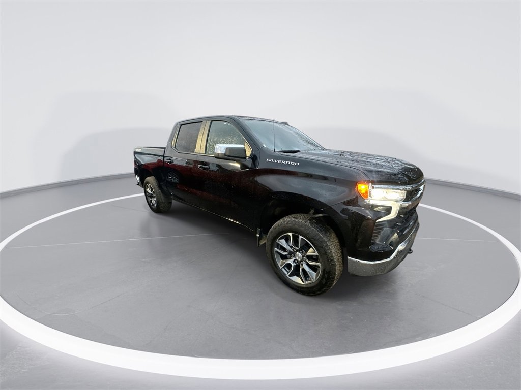 Used 2024 Chevrolet Silverado 1500 LT image 2