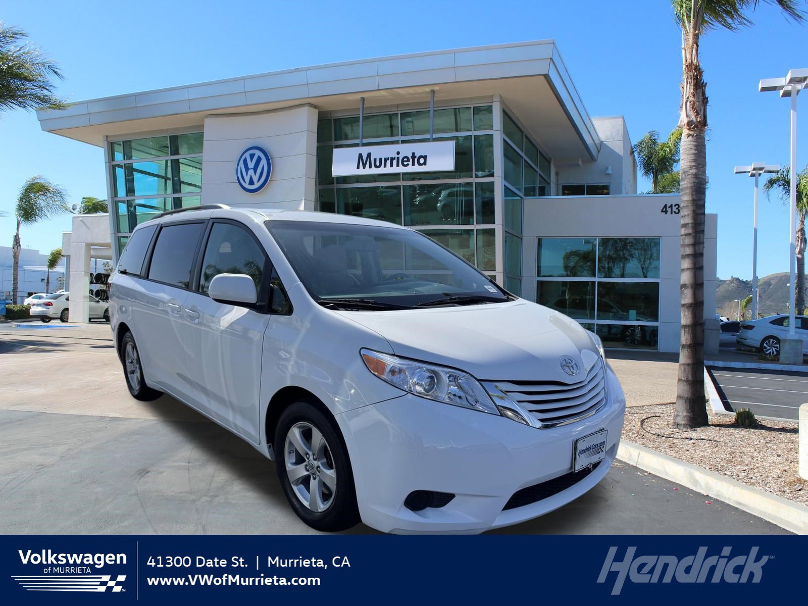 Used 2017 Toyota Sienna LE FWD image 1