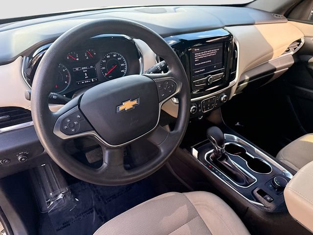 Used 2023 Chevrolet Traverse LS image 9