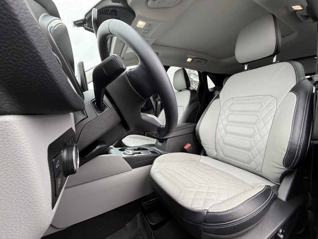 Certified 2023 Ford Escape SE w/ PHEV Premium Package image 21