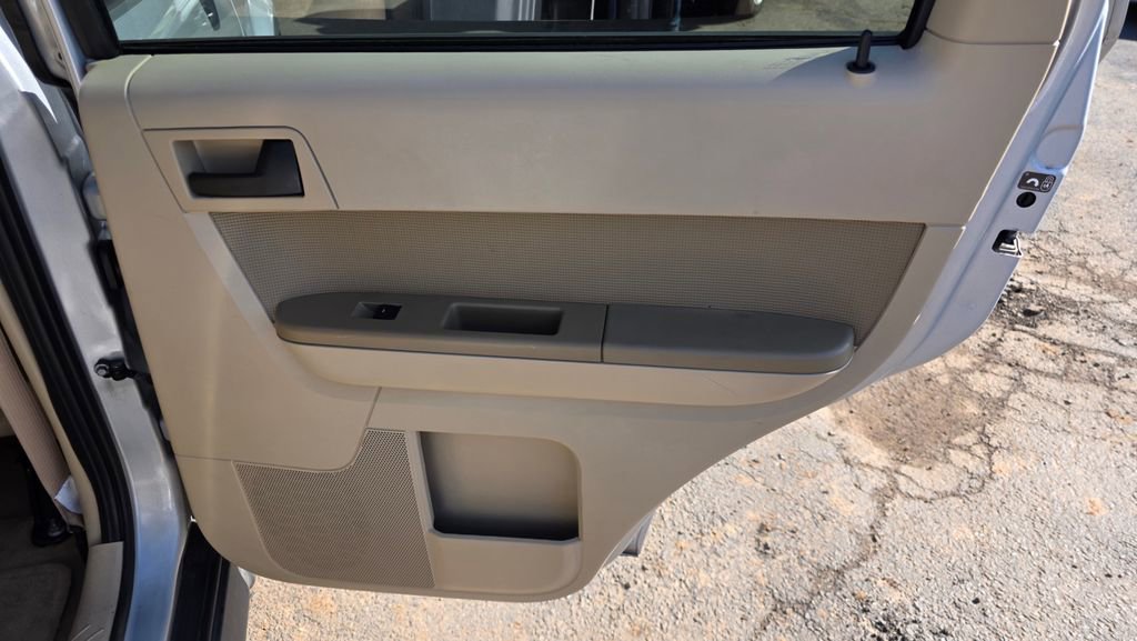 Used 2010 Ford Escape XLT image 32