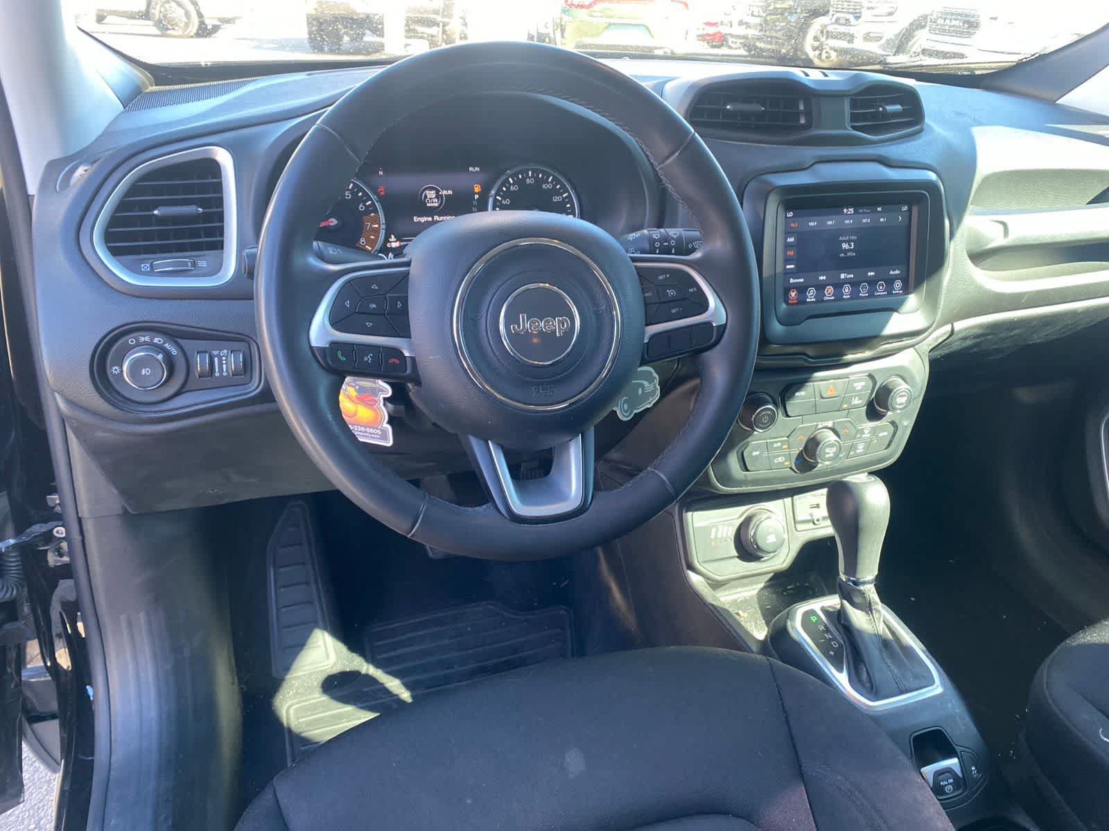 Used 2021 Jeep Renegade Latitude AWD/4WD image 10