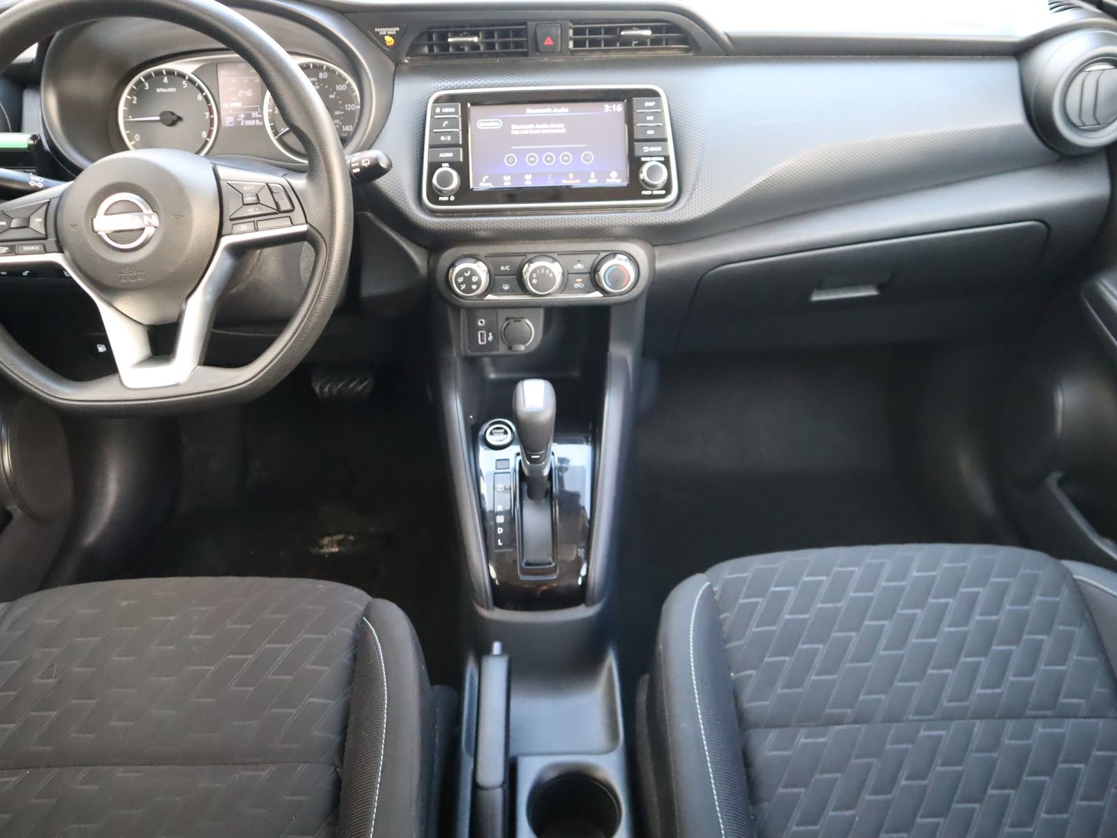 Used 2022 Nissan Kicks S image 26