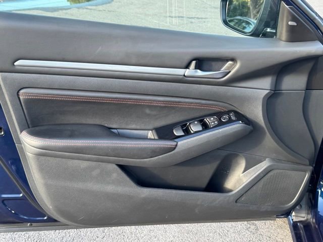 Used 2023 Nissan Altima 2.5 SR image 12