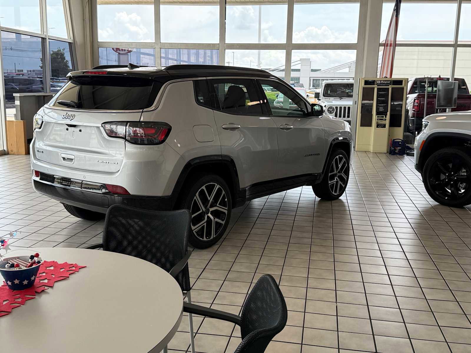 New 2025 Jeep Compass Limited image 3
