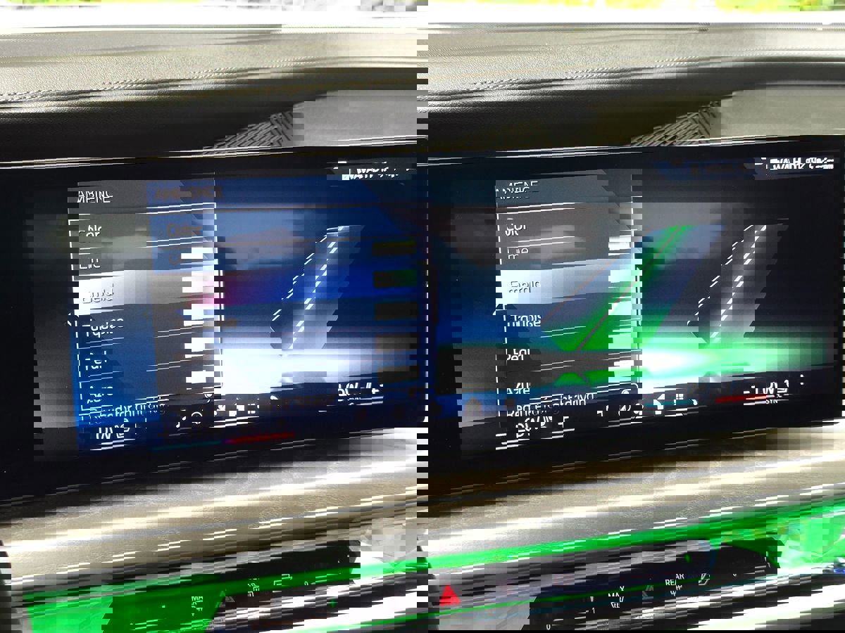 Used 2023 BMW 740i image 57