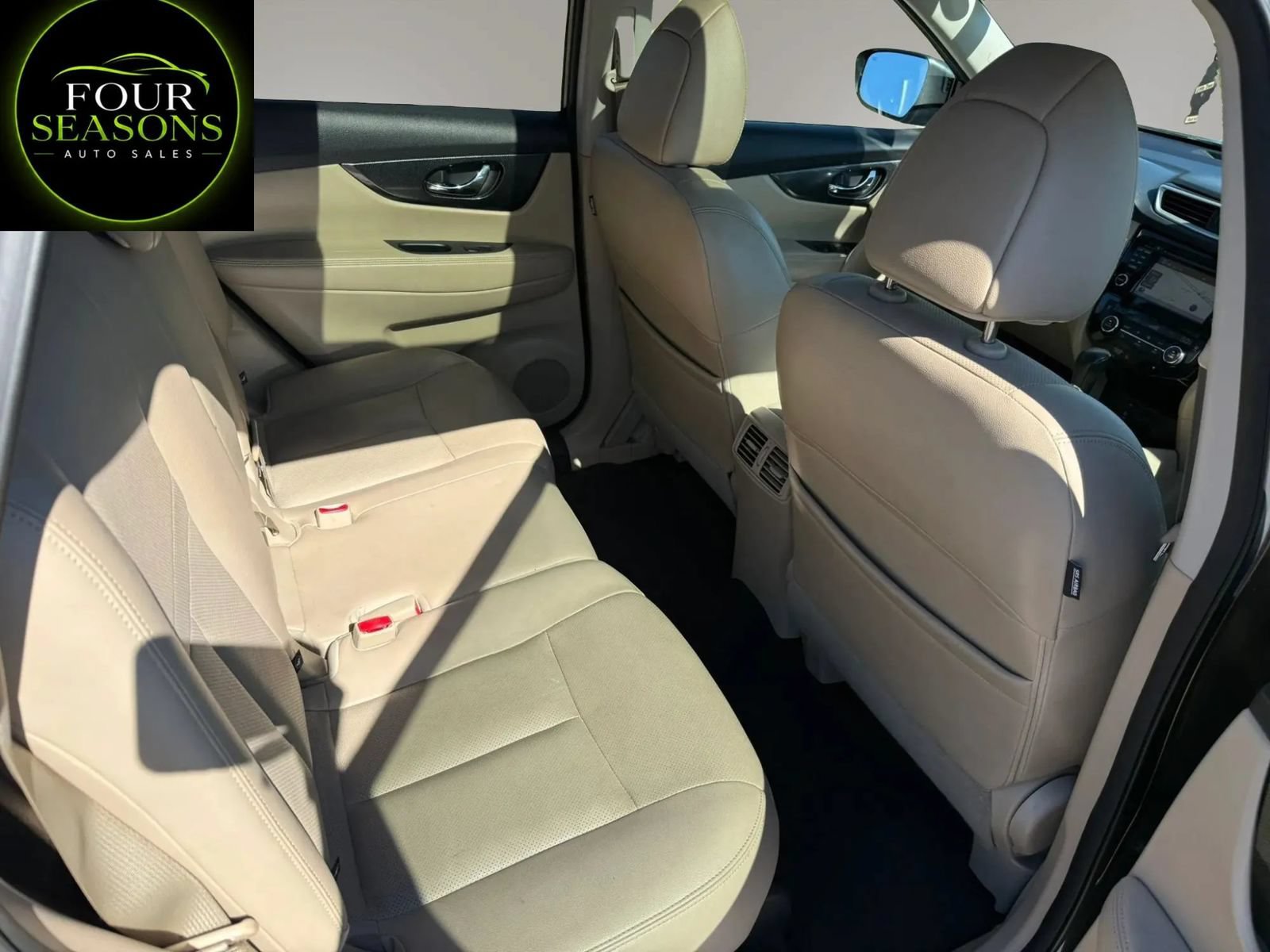 Used 2016 Nissan Rogue SL w/ SL Premium Package FWD image 7