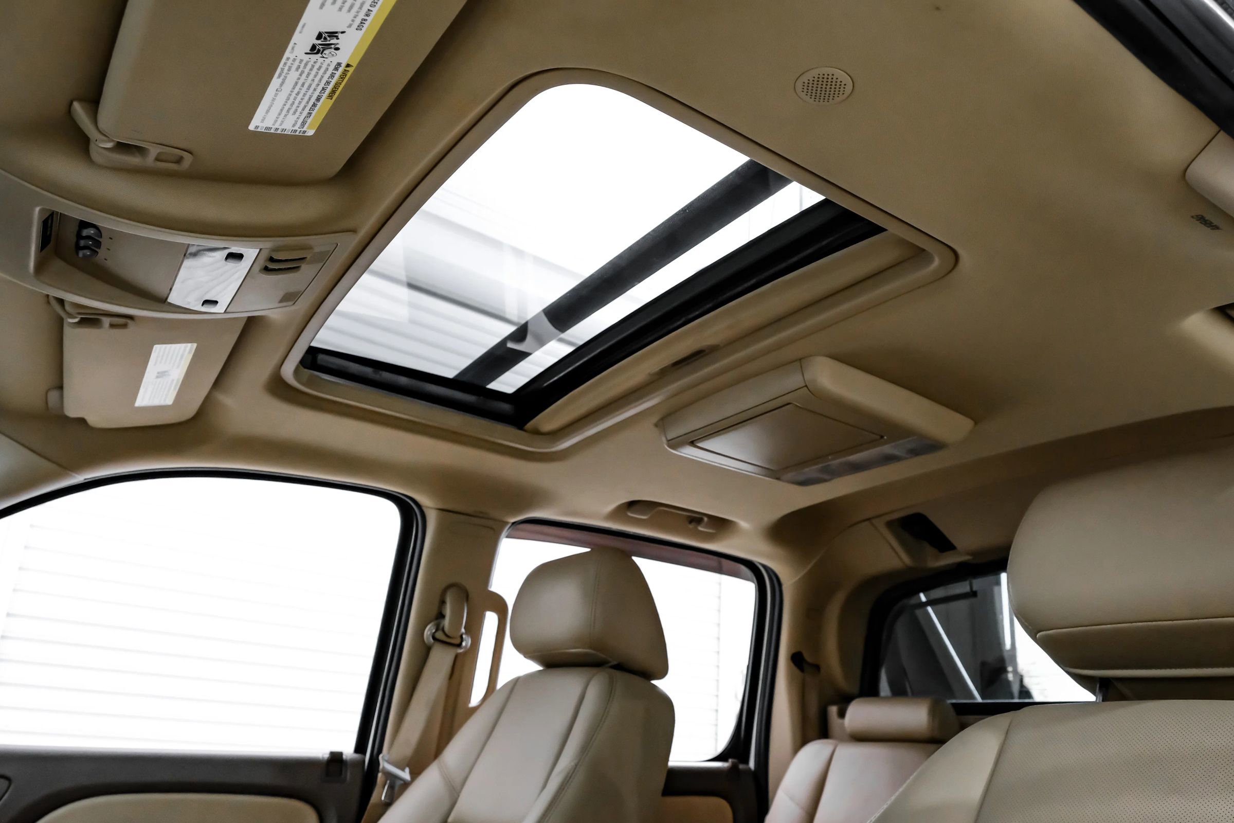 Used 2012 Chevrolet Avalanche LTZ image 32