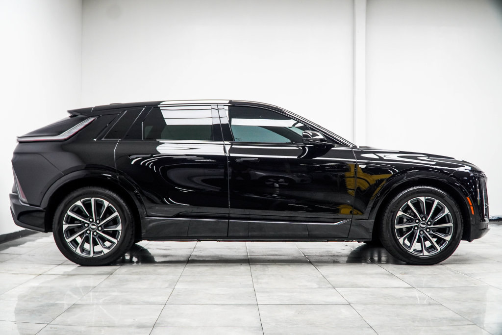Used 2025 Cadillac Lyriq Sport w/ LPO, Floor Liner Package AWD/4WD image 10