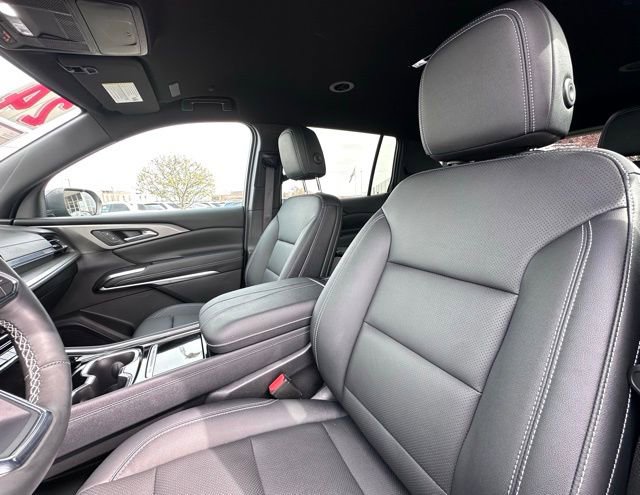 Used 2024 Chevrolet Traverse LT image 19
