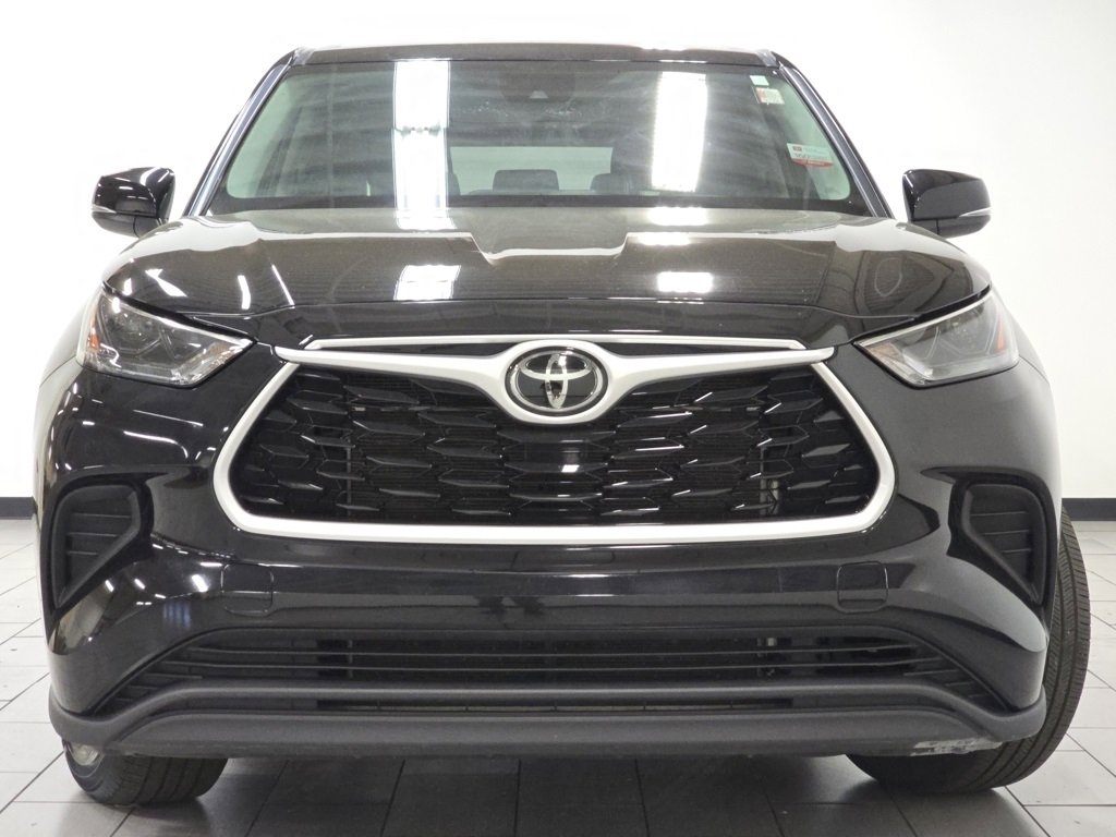 Certified 2023 Toyota Highlander L image 13
