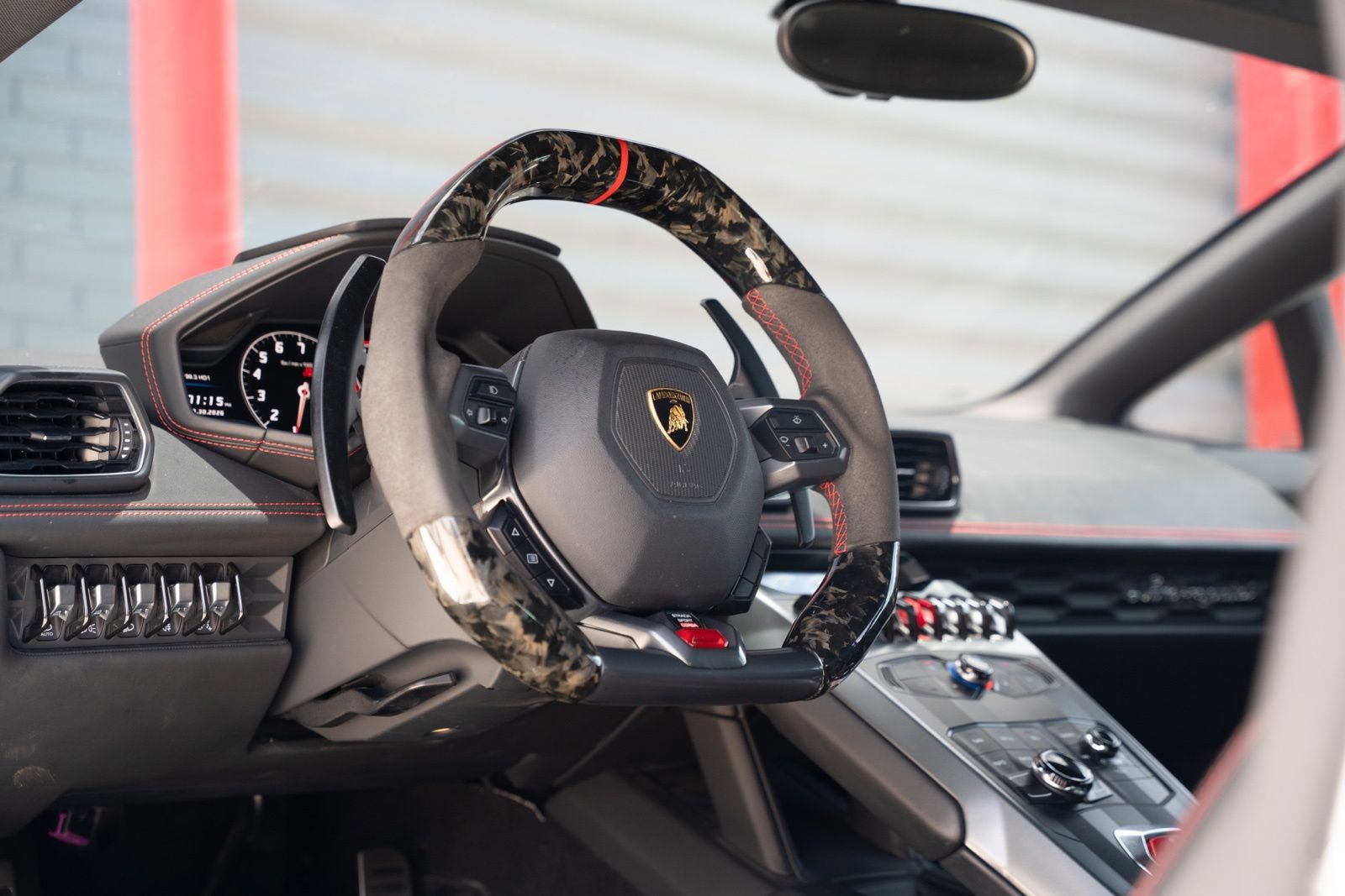 Used 2015 Lamborghini Huracan LP 610-4 AWD/4WD image 24