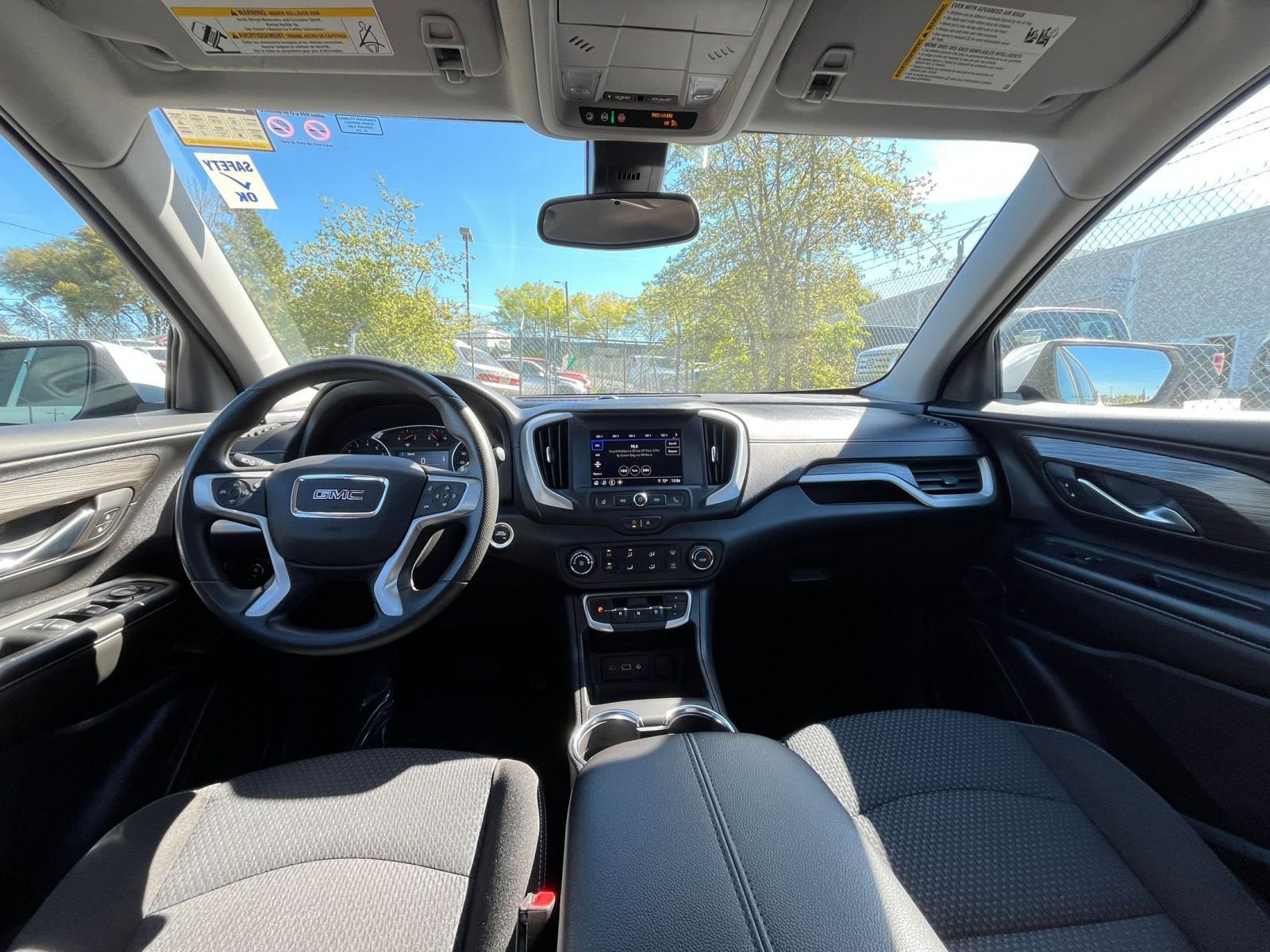 Used 2024 GMC Terrain SLE image 32