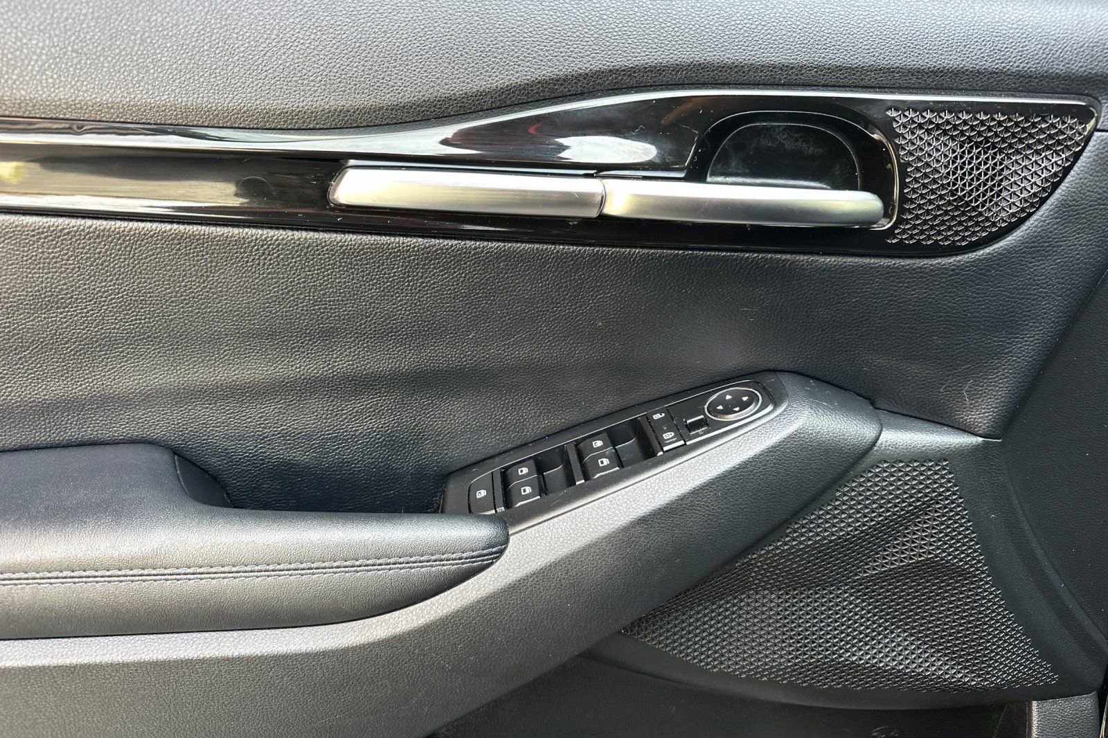 Used 2023 Kia Seltos S w/ Navigation Package image 12