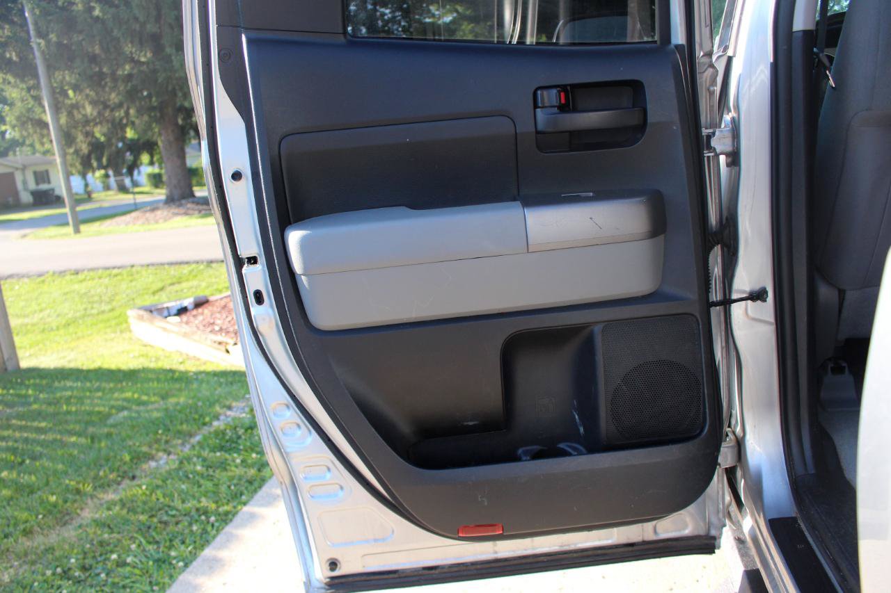 Used 2010 Toyota Tundra 4x4 Double Cab image 23