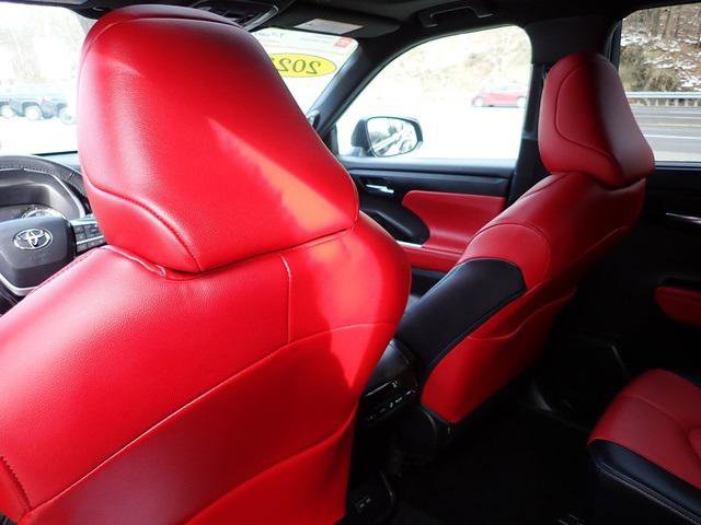 Certified 2023 Toyota Highlander XSE image 16