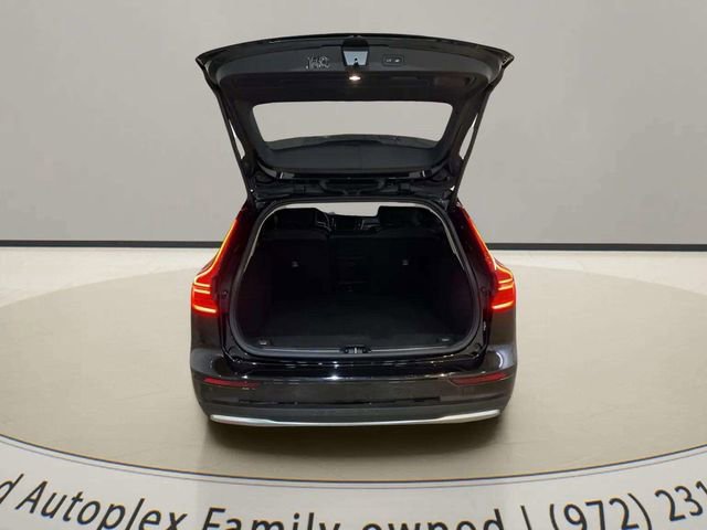Used 2025 Volvo V60 B5 Cross Country Plus AWD/4WD image 9