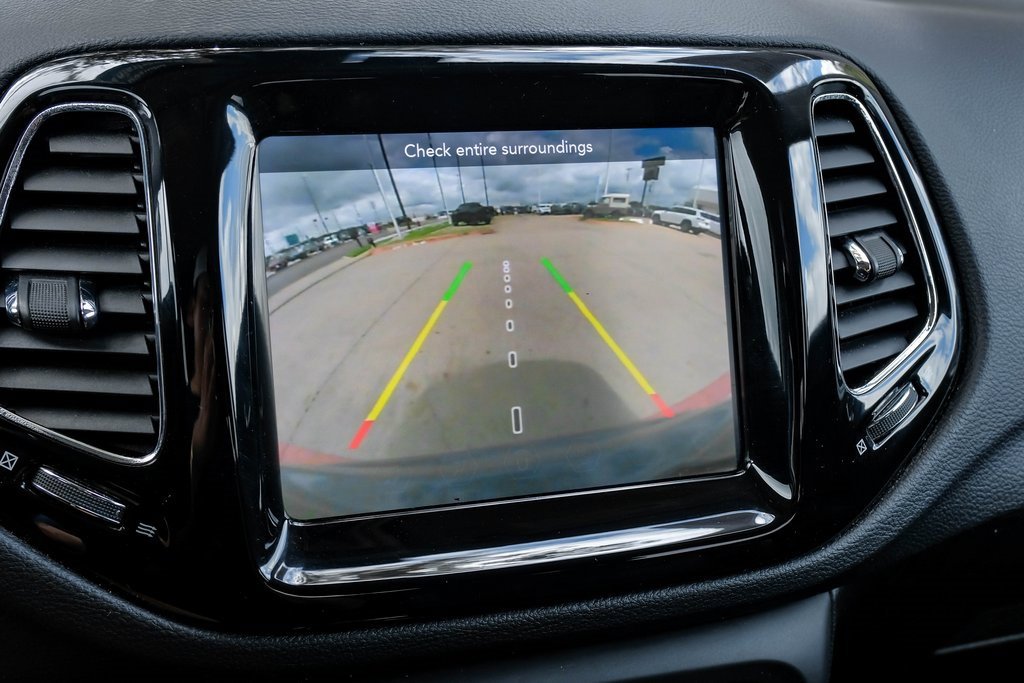 Used 2021 Jeep Compass Limited image 29