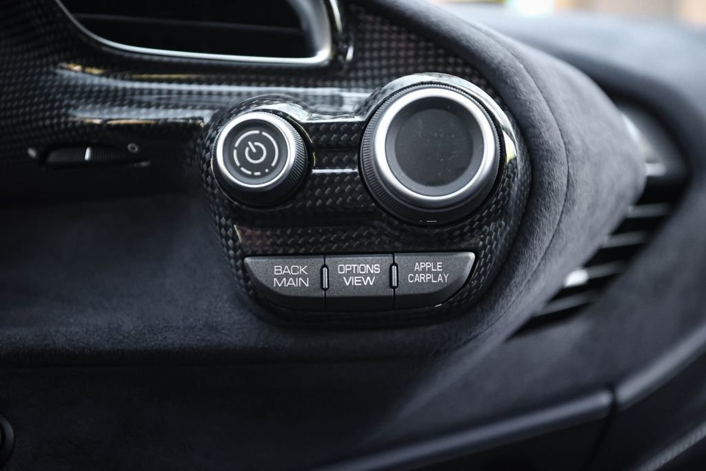 Certified 2020 Ferrari 488 Pista Coupe image 39