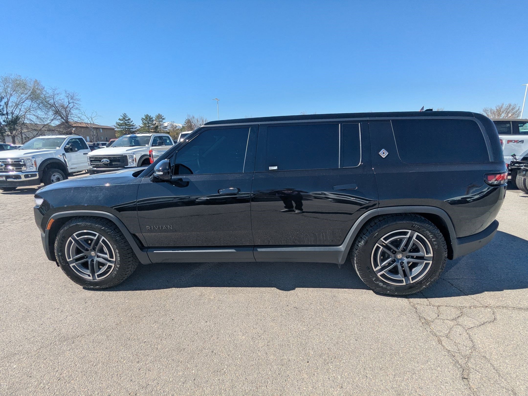 Used 2025 Rivian R1S Adventure AWD/4WD image 10