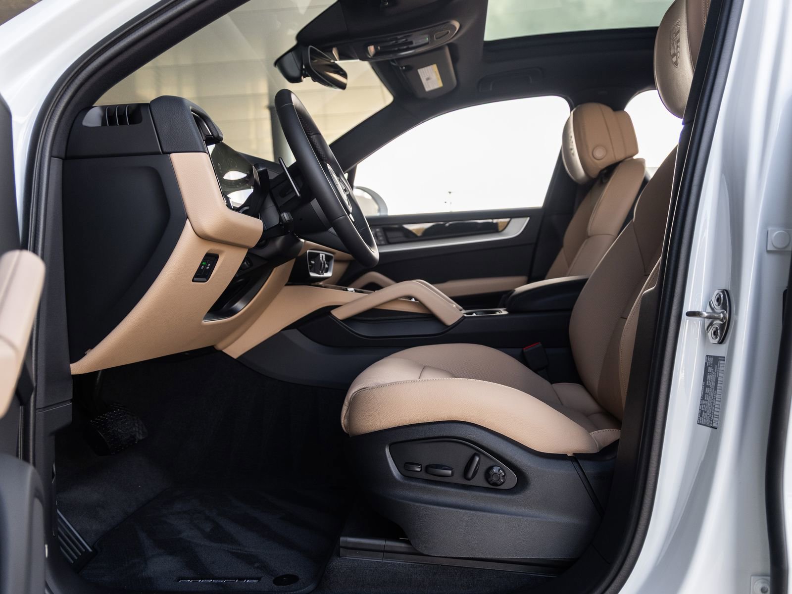 Certified 2026 Porsche Cayenne AWD/4WD image 23