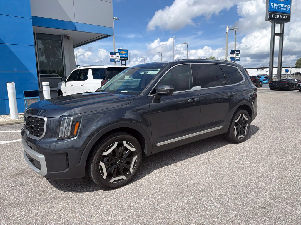 Used 2024 Kia Telluride S w/ S Sunroof Package FWD image 2